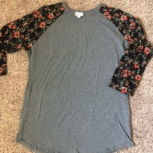 Good used condition LulaRoe top. Sz large